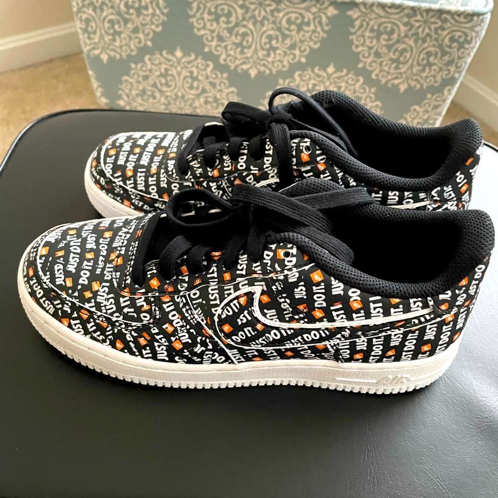 Nike Air Force 1 “ Just Do It” AO3977-001 size 5.5Y NWOB